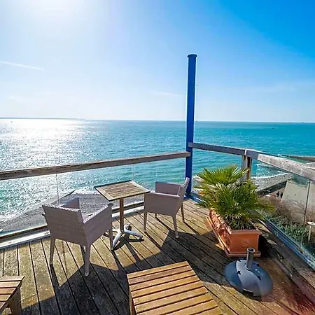 Logis - La Petite Rade Hotel 3*
