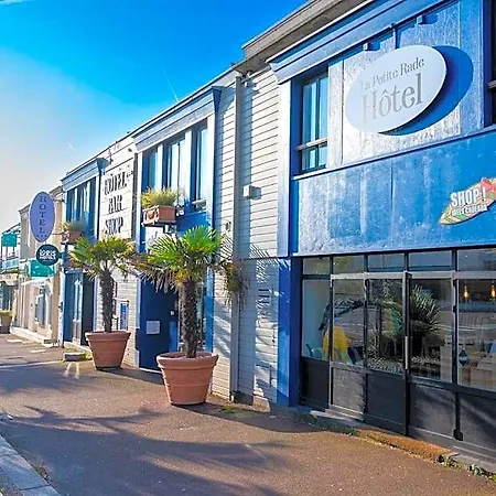 Hotel Logis - La Petite Rade Sainte-Adresse