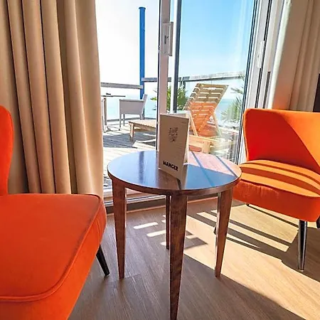 Hotel Logis - La Petite Rade Sainte-Adresse