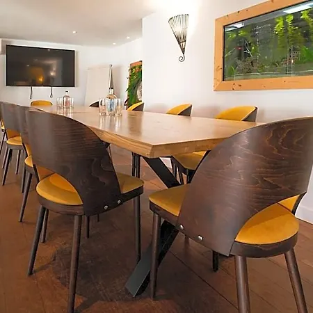 Hotel Logis - La Petite Rade